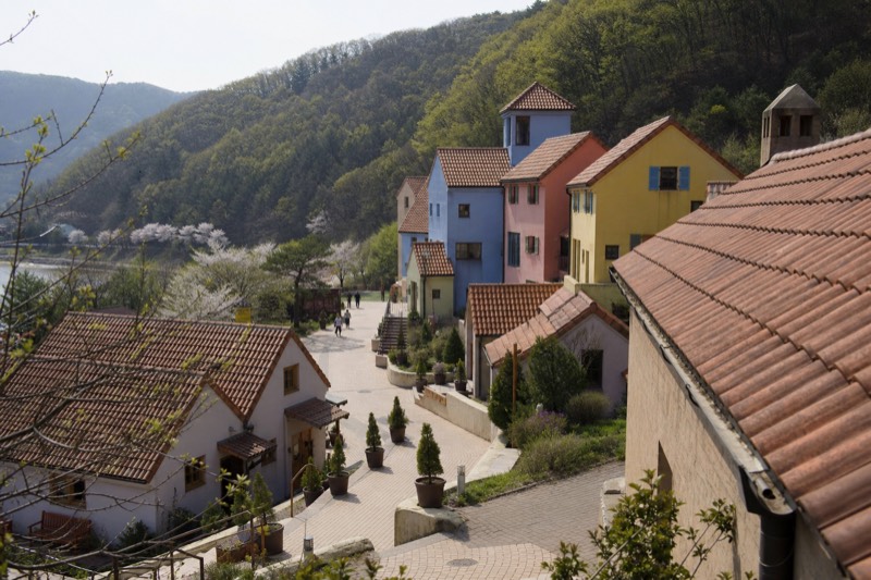 Petite France, Italian Village Combo